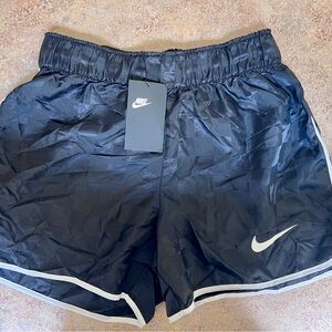 Nike Jogger Shorts • Womens Size Small • black and white • checkered 604712